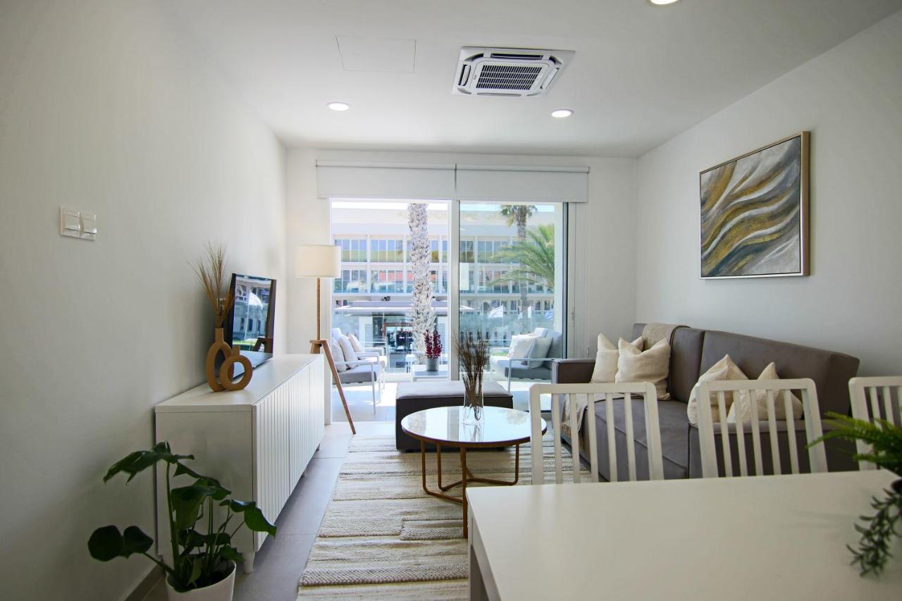 Phaedrus Living: Seaview Luxury Flat Limnaria 114 Apartment Paphos Bagian luar foto