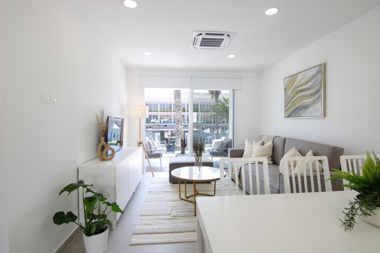 Phaedrus Living: Seaview Luxury Flat Limnaria 114 Apartment Paphos Bagian luar foto