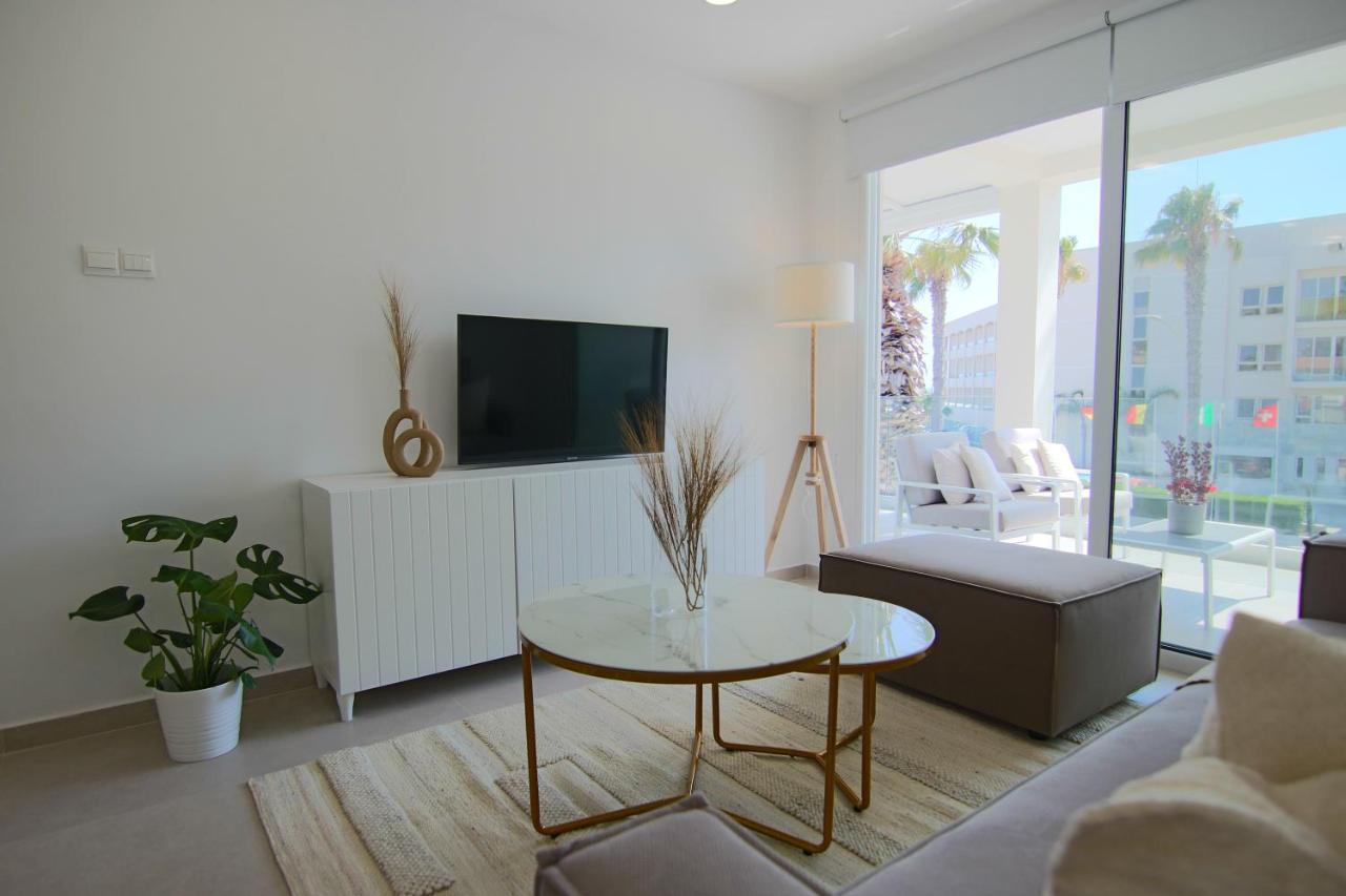 Phaedrus Living: Seaview Luxury Flat Limnaria 114 Apartment Paphos Bagian luar foto