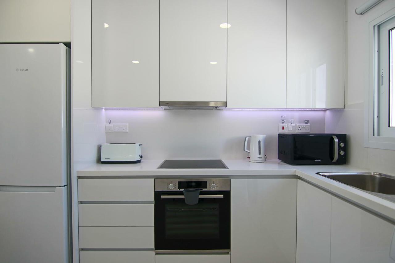 Phaedrus Living: Seaview Luxury Flat Limnaria 114 Apartment Paphos Bagian luar foto